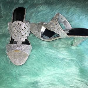 Bridesmaid heel